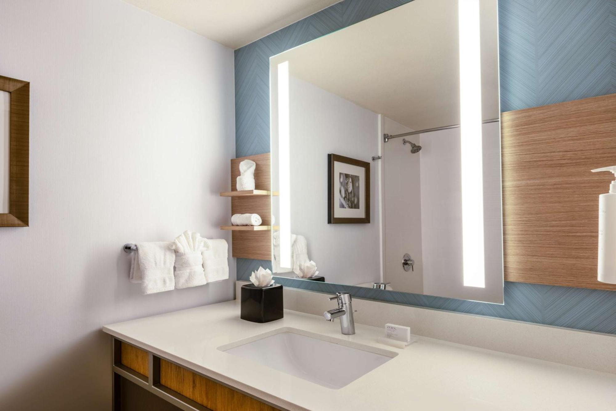 Hilton Garden Inn Bakersfield Zewnętrze zdjęcie